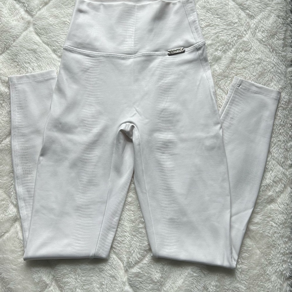 Bombshell Sportswear Shine Leggings - White Python